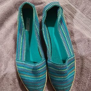 G.H. Bass & Co. Blue and Green Espadrilles Size 8B